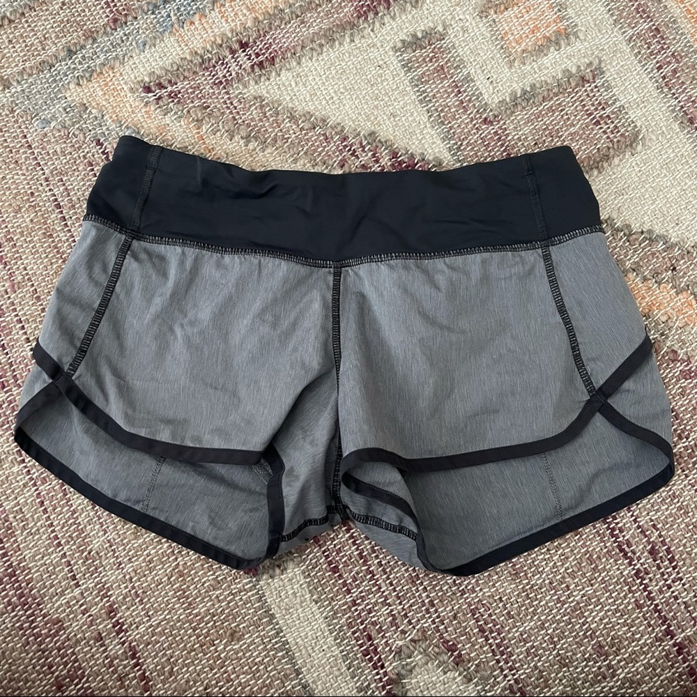 Lululemon Speed up Shorts 2.5”